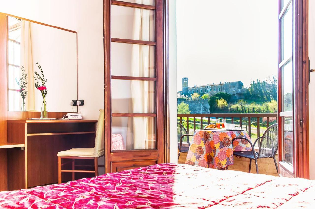 Hotel Il Castello Pozzolengo Extérieur photo