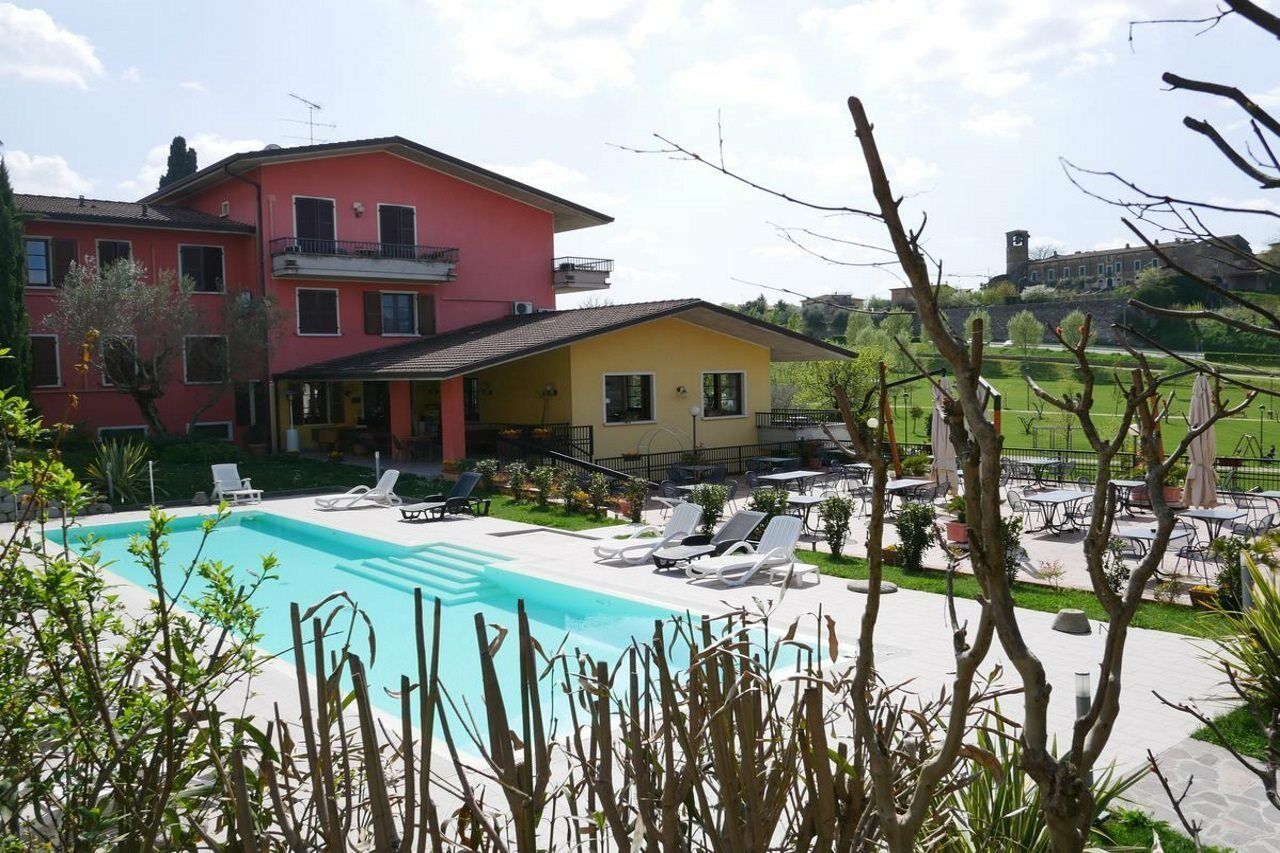 Hotel Il Castello Pozzolengo Extérieur photo